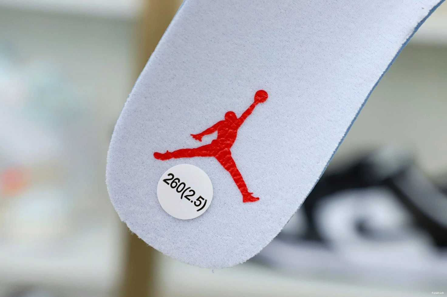 RETRO JORDAN 'WHITE OREO' 4 AIR 0921